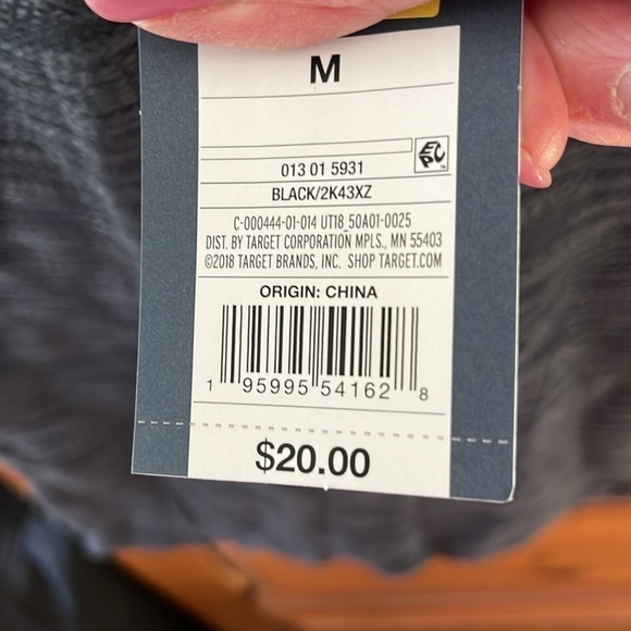 NWT Universal Thread Women’s Charcoal Gray Sleeveless Top Size Medium - Picture 2 of 9